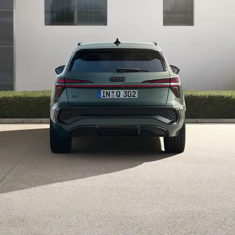 Градът има нов любимец: новото Audi Q3 направи стилна премиера в България