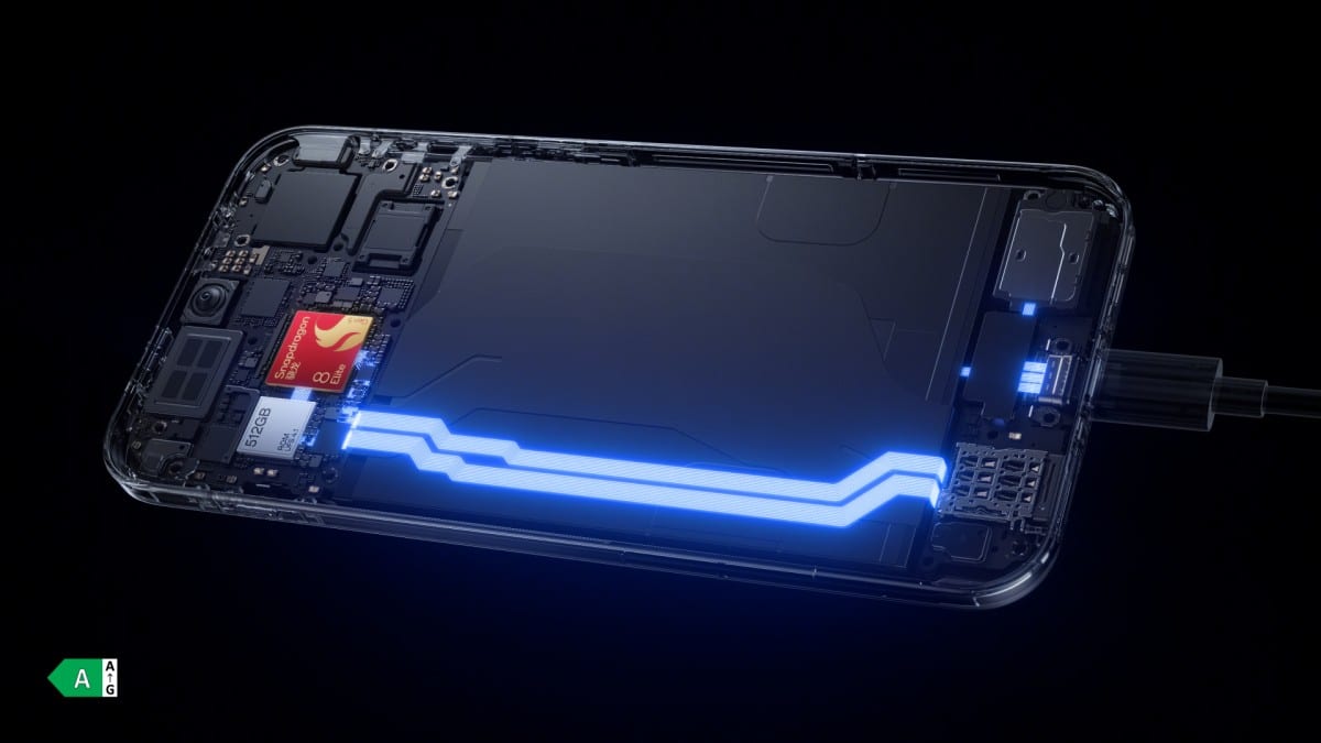Глобалната версия на OnePlus 15 ще бъде идентична с китайската, включително огромната батерия и мощният охладител