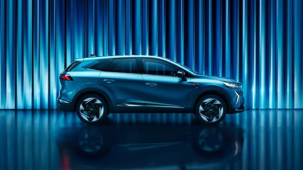 Renault Symbioz: новата дефиниция на „златната среда“ при SUV-овете