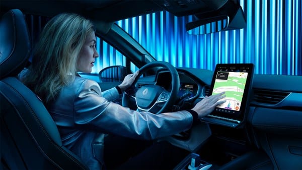 Renault Symbioz: новата дефиниция на „златната среда“ при SUV-овете
