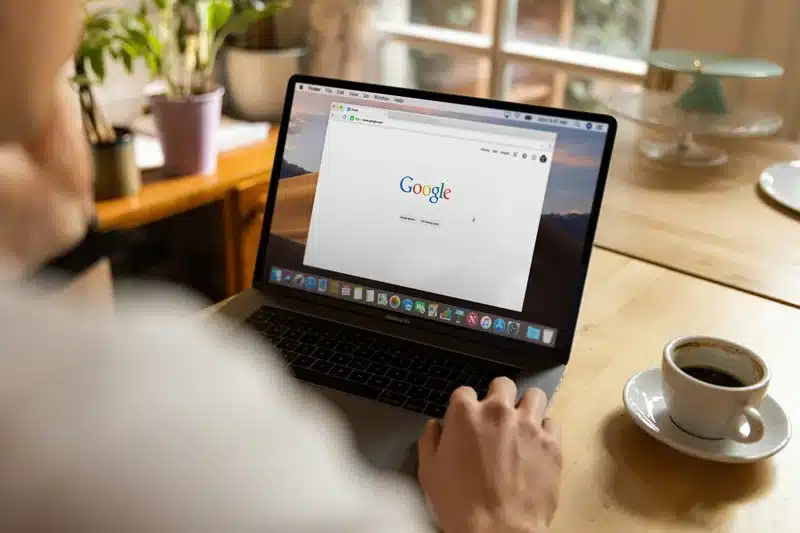 Google започна да изключва и изнася старите кеширащи сървъри от Русия