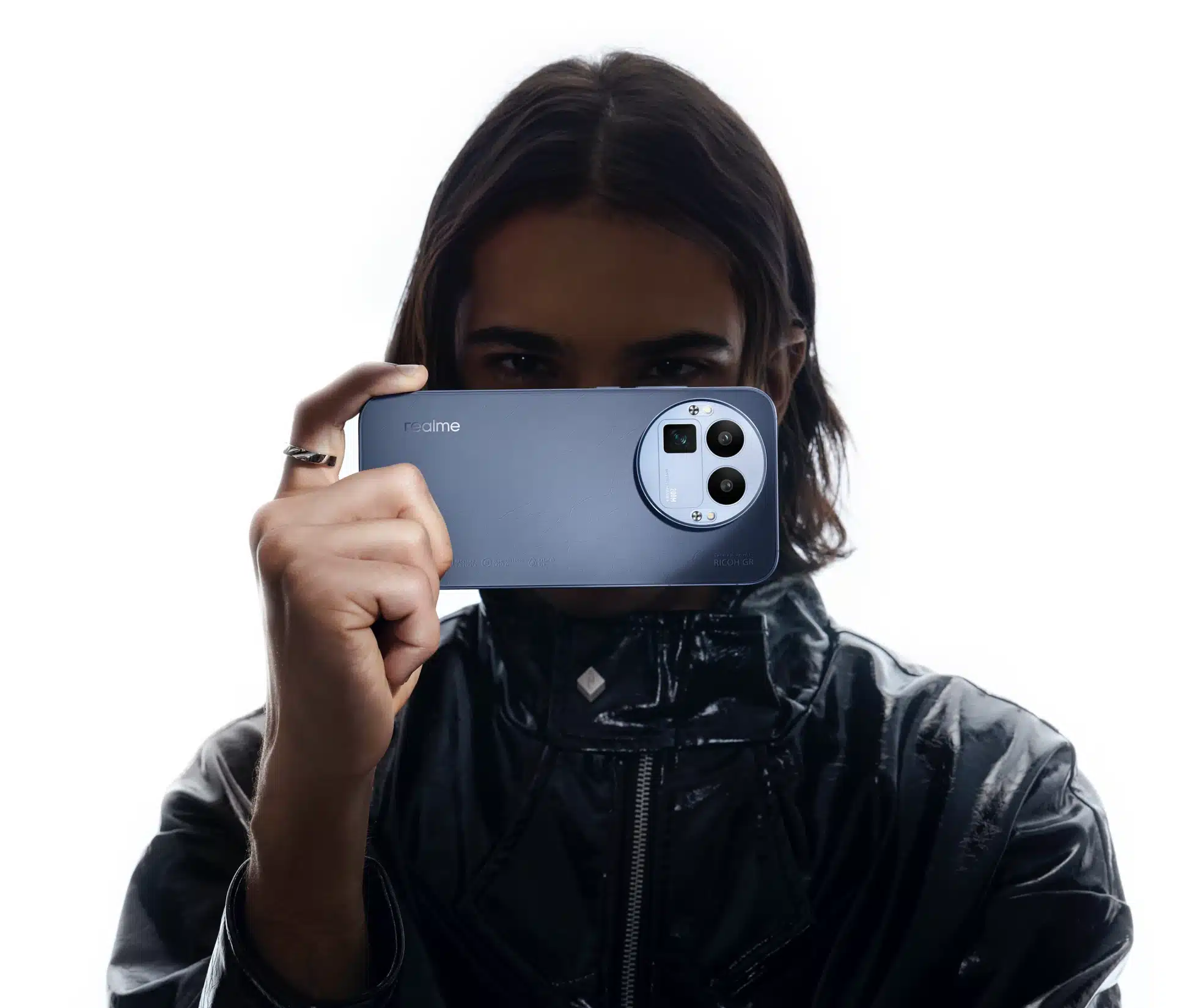 Не купувай флагман, докато не видиш това: Realme GT 8 Pro е шокиращо добър
