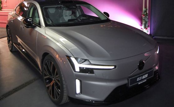 Новото Volvo ES90 кацна изненадващо в България – 700 км пробег и първа продажба още на премиерата