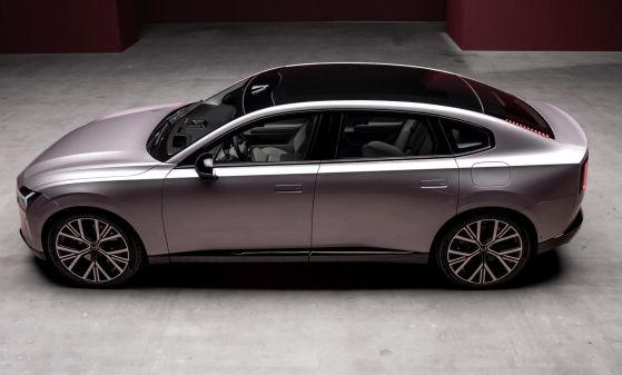 Новото Volvo ES90 кацна изненадващо в България – 700 км пробег и първа продажба още на премиерата