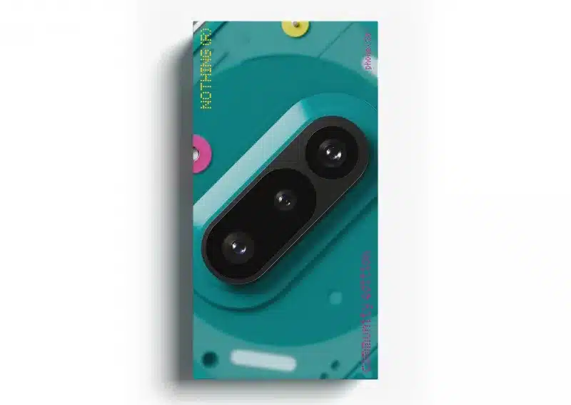 Представиха Nothing Phone (3a) Community Edition в стила на 90-те години с необичаен аксесоар – няма да е лесен за ползване