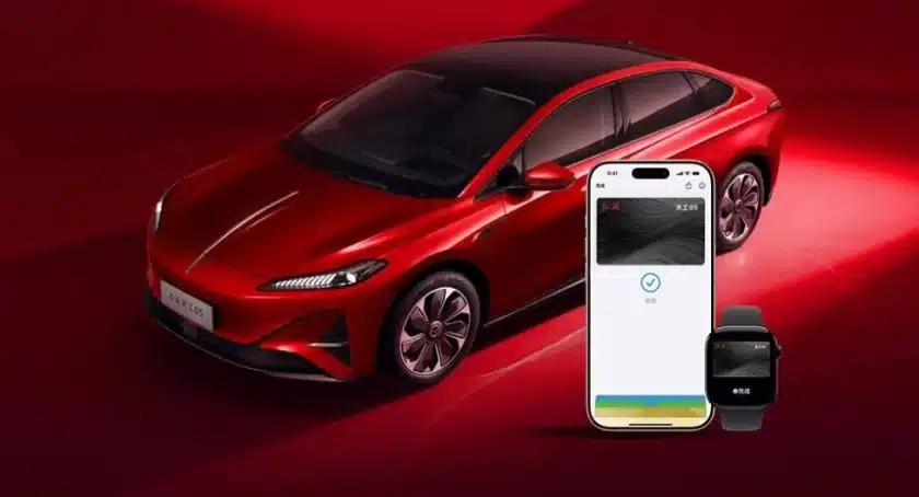 iPhone и Apple Watch вместо ключ: в седана Hongqi Tiangong 05 се появи нова функция