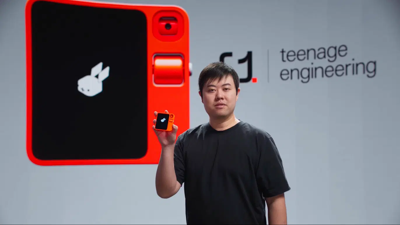 AI устройствата са просто „решения, които търсят проблем“, казва CEO-то на Logitech