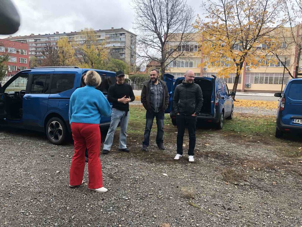 Защо дизеловите бусове вече изостават: тест на Ford E-Courier в реални условия в София