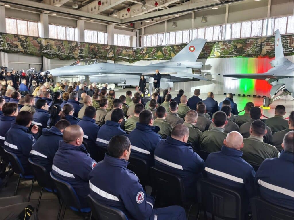 Първите 8 F-16 Block 70 са факт: България официално въведе новите си бойни самолети
