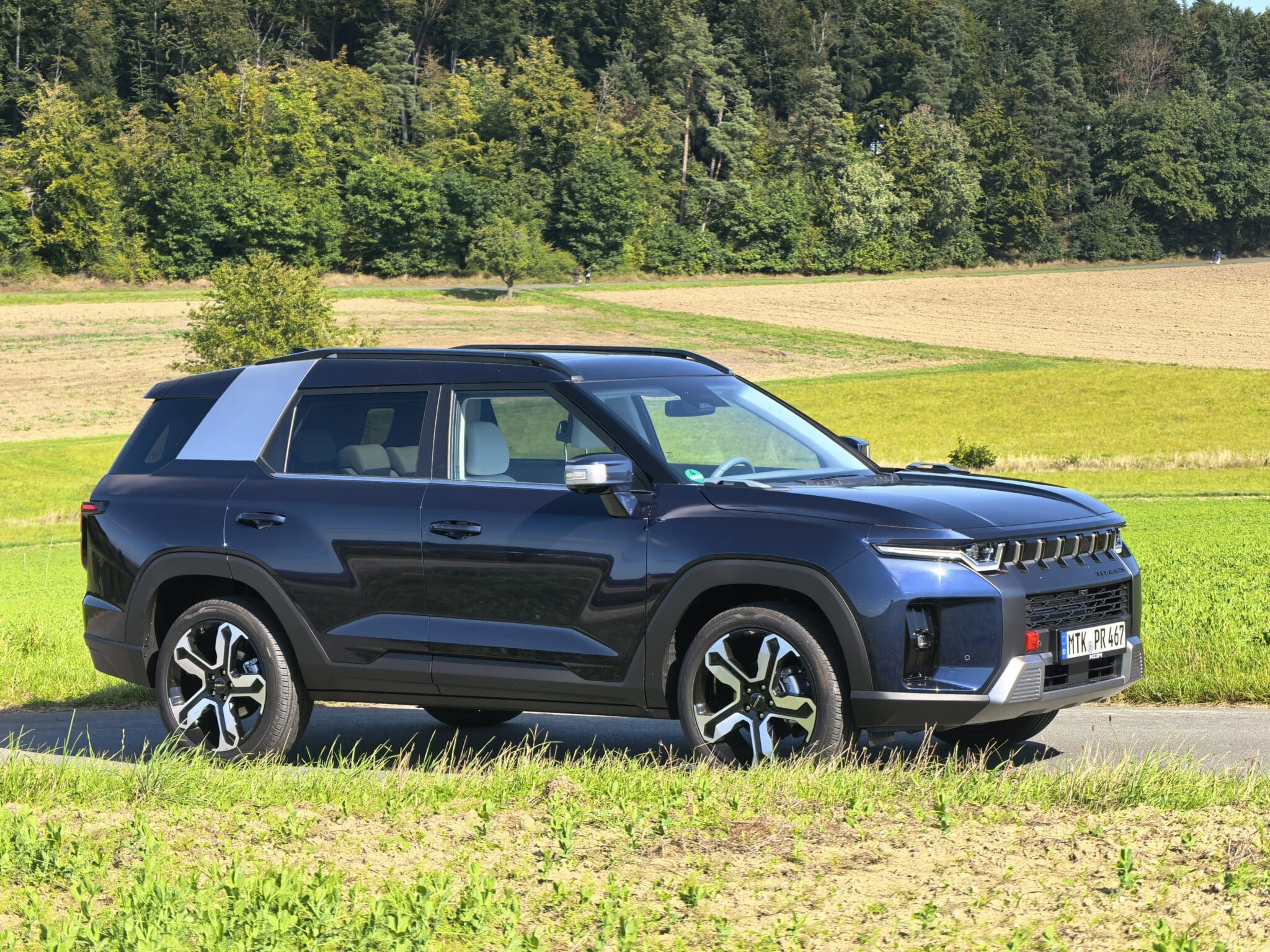 KGM Torres HEV: SUV от Корея, който не просто иска да навакса, а да изпревари
