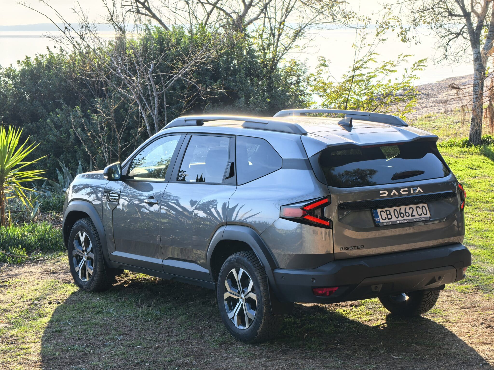 Dacia Bigster G140: 1400 км пробег, голям семеен SUV и сметка за гориво като от други времена