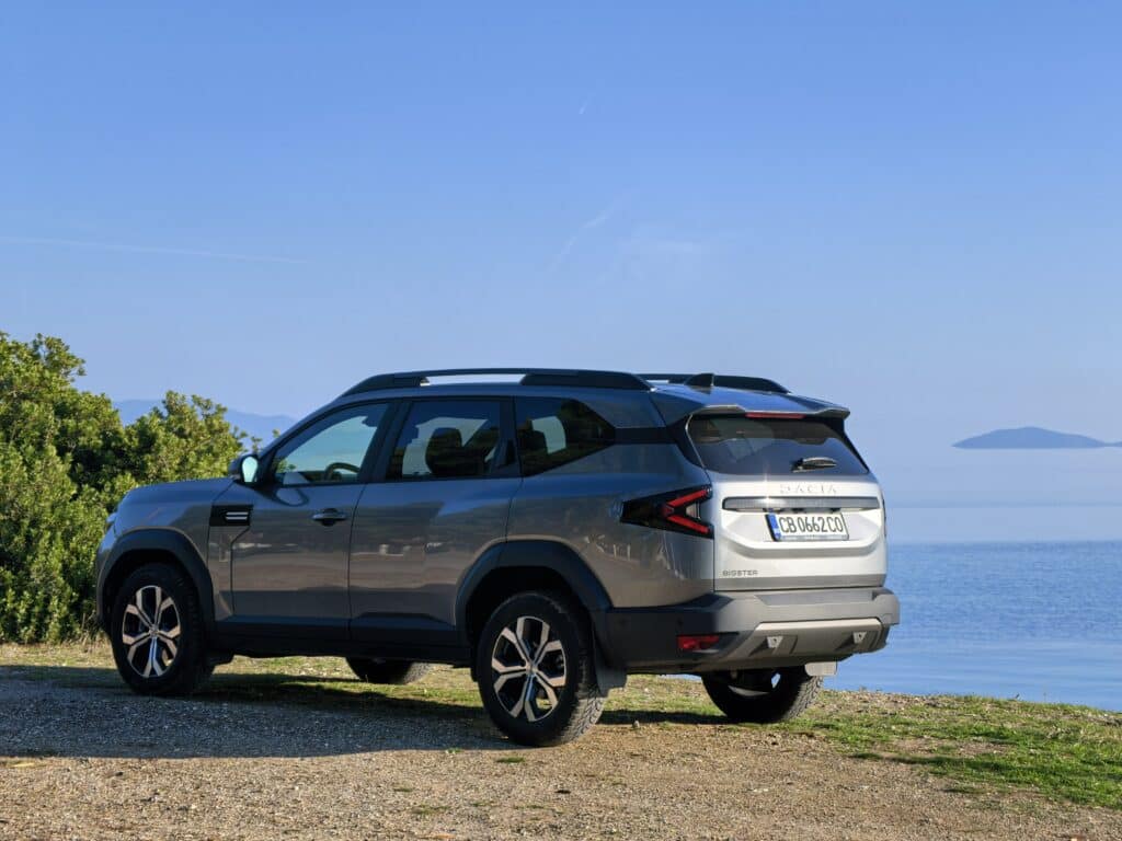 Dacia Bigster G140: 1400 км пробег, голям семеен SUV и сметка за гориво като от други времена