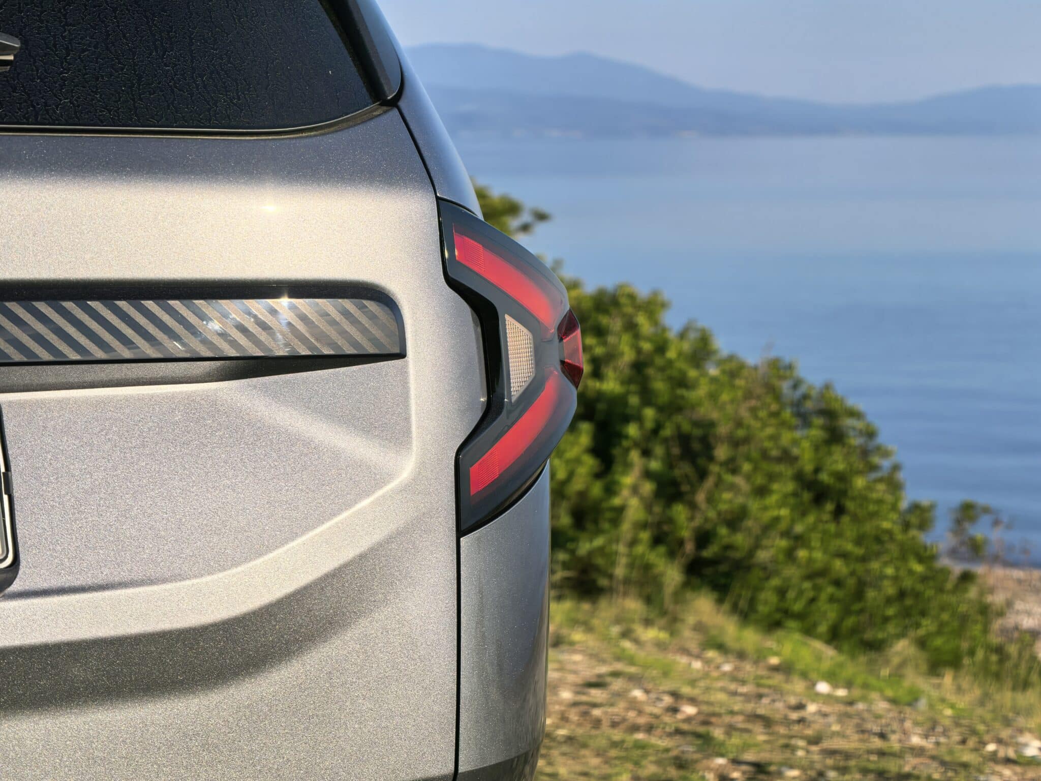 Dacia Bigster G140: 1400 км пробег, голям семеен SUV и сметка за гориво като от други времена