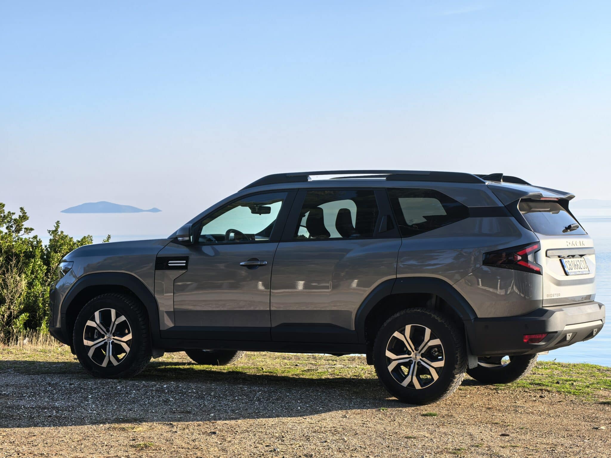 Dacia Bigster G140: 1400 км пробег, голям семеен SUV и сметка за гориво като от други времена