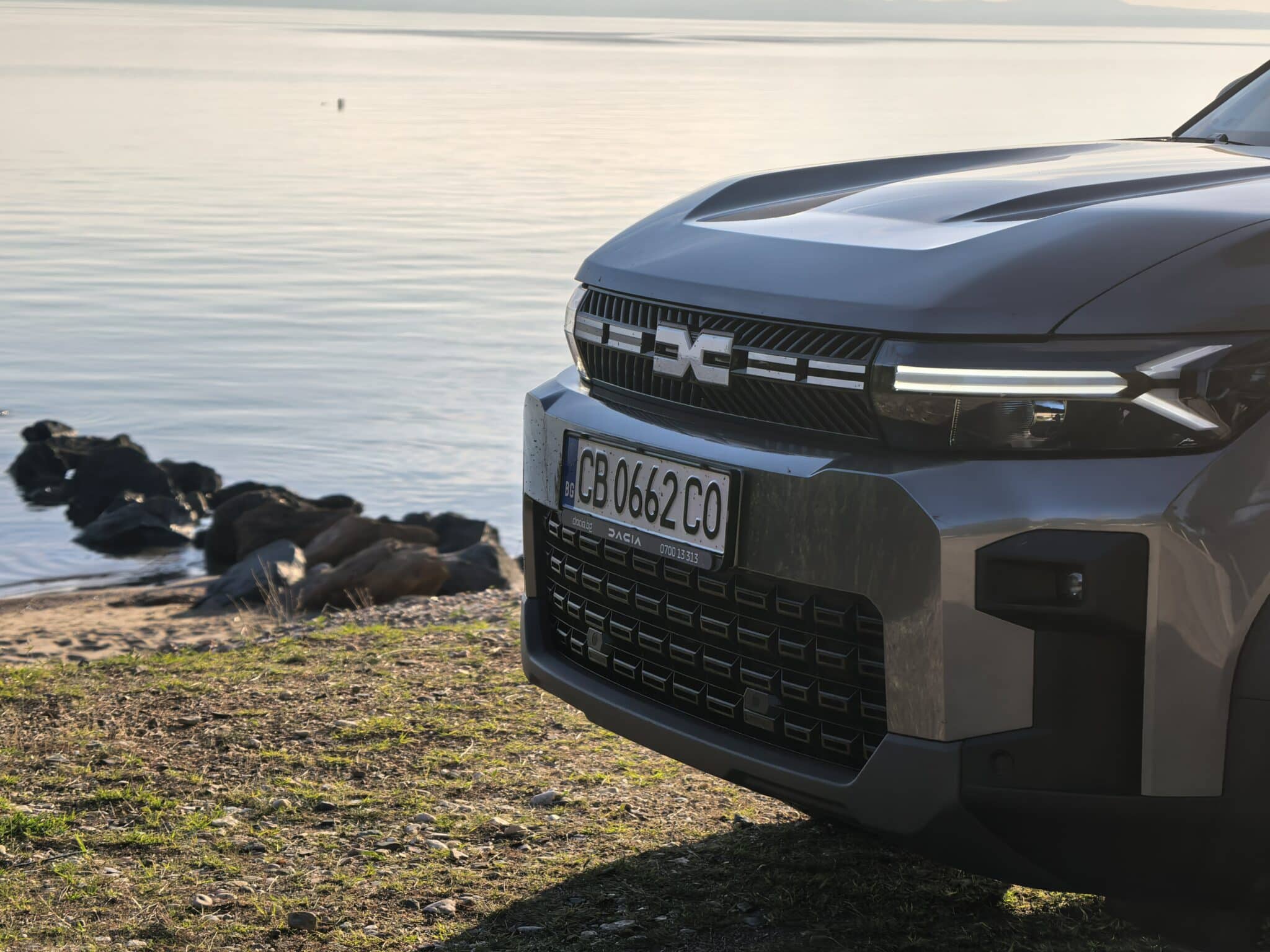 Dacia Bigster G140: 1400 км пробег, голям семеен SUV и сметка за гориво като от други времена