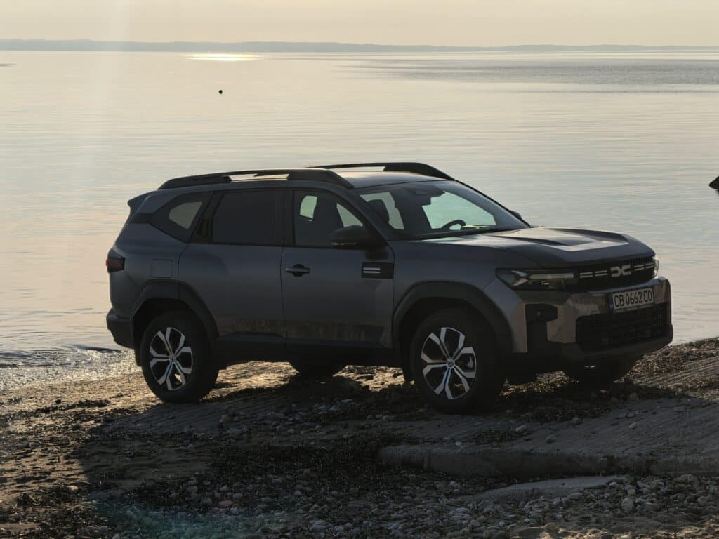 Dacia Bigster G140: 1400 км пробег, голям семеен SUV и сметка за гориво като от други времена