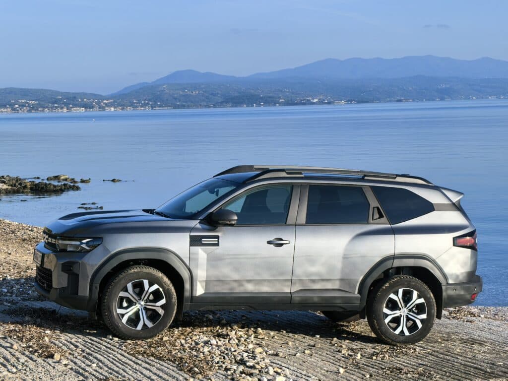 Dacia Bigster G140: 1400 км пробег, голям семеен SUV и сметка за гориво като от други времена
