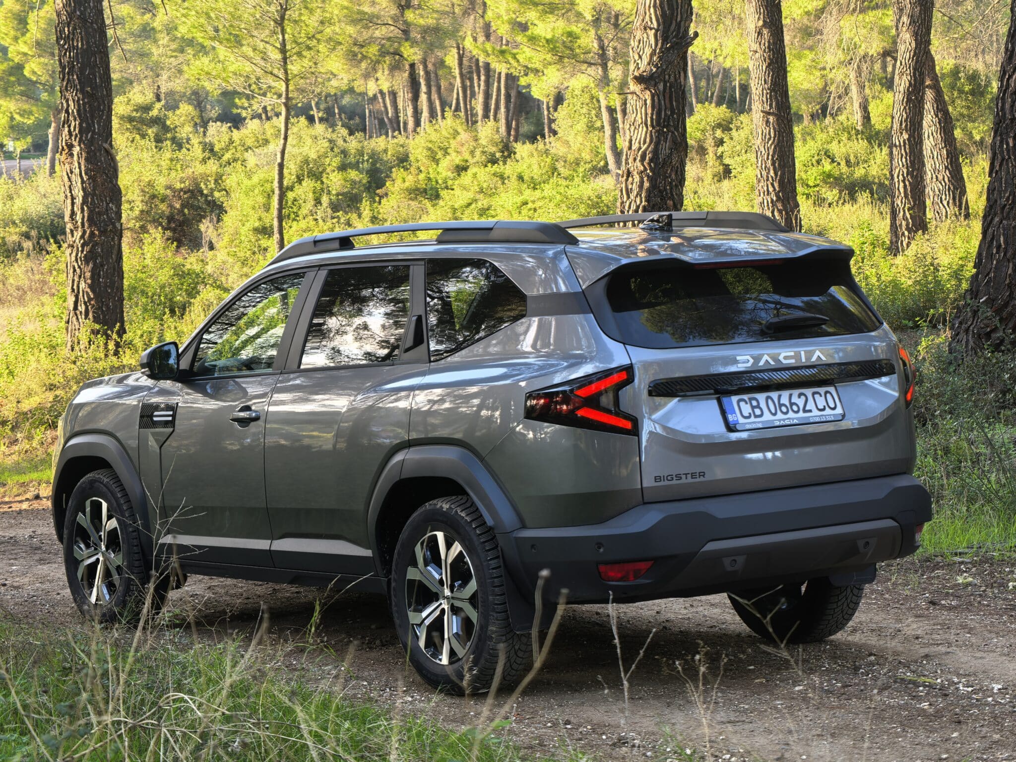 Dacia Bigster G140: 1400 км пробег, голям семеен SUV и сметка за гориво като от други времена