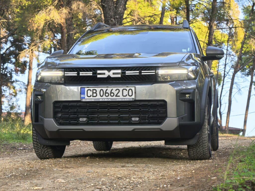 Dacia Bigster G140: 1400 км пробег, голям семеен SUV и сметка за гориво като от други времена