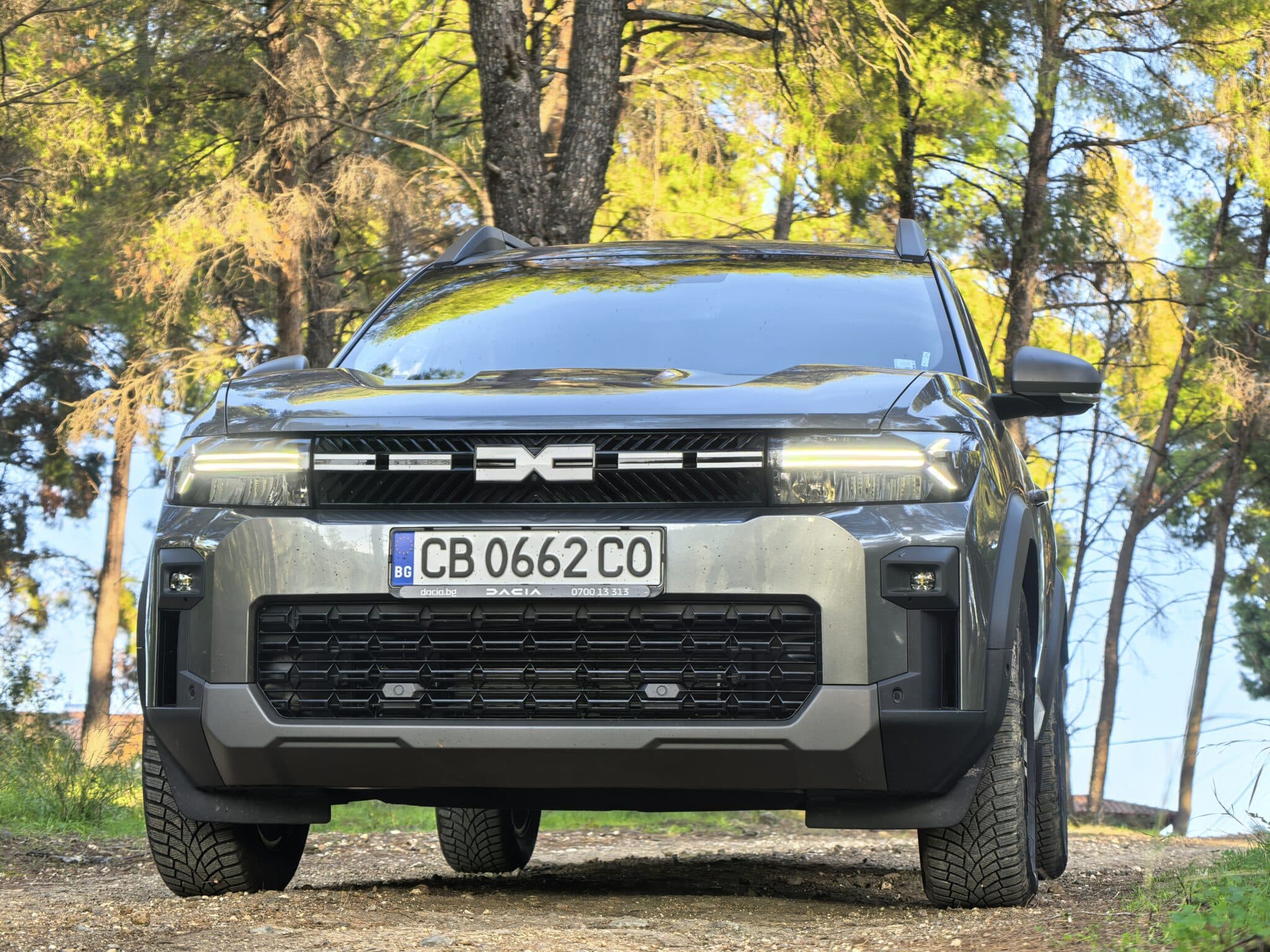 Dacia Bigster G140: 1400 км пробег, голям семеен SUV и сметка за гориво като от други времена