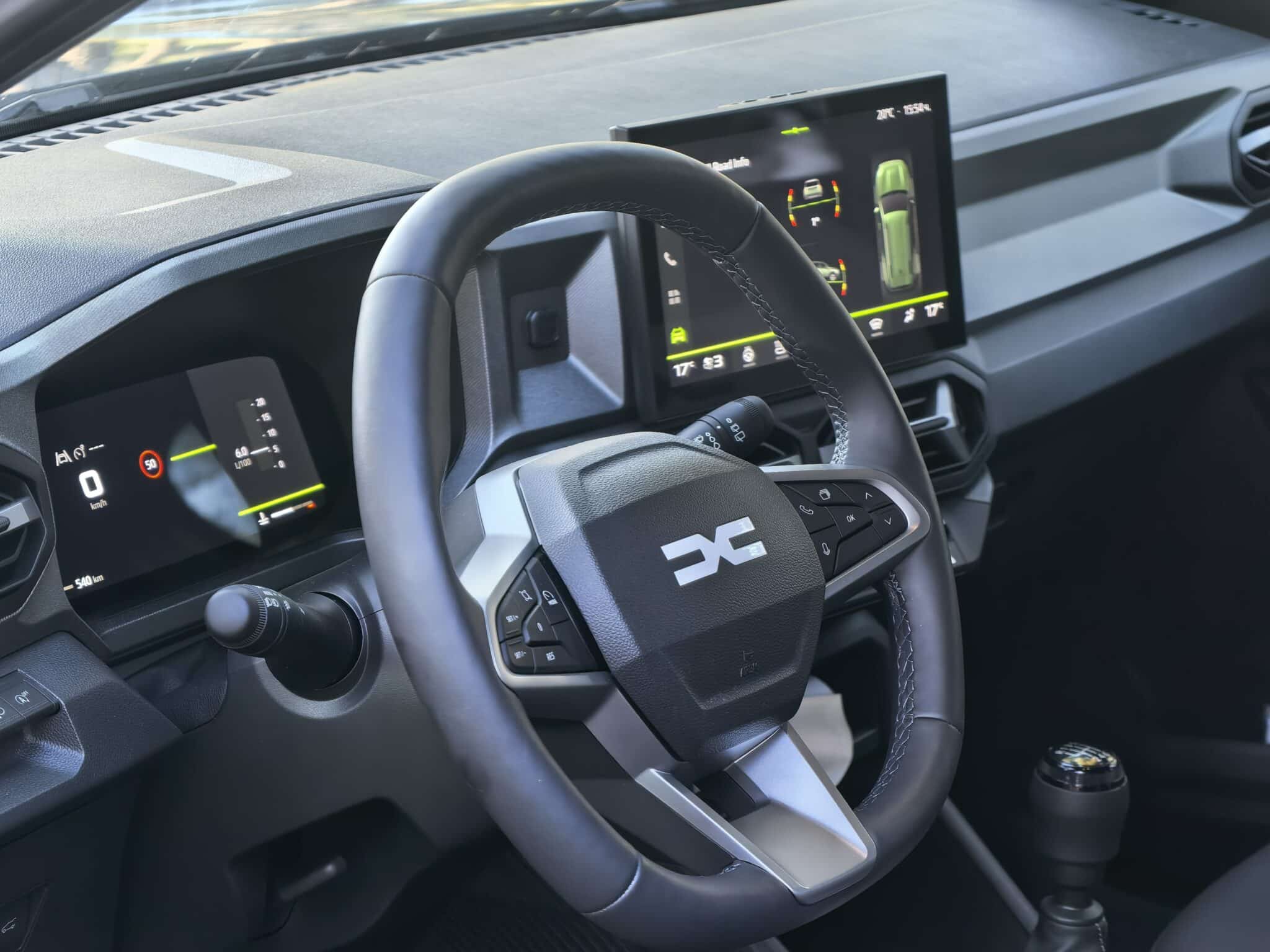 Dacia Bigster G140: 1400 км пробег, голям семеен SUV и сметка за гориво като от други времена