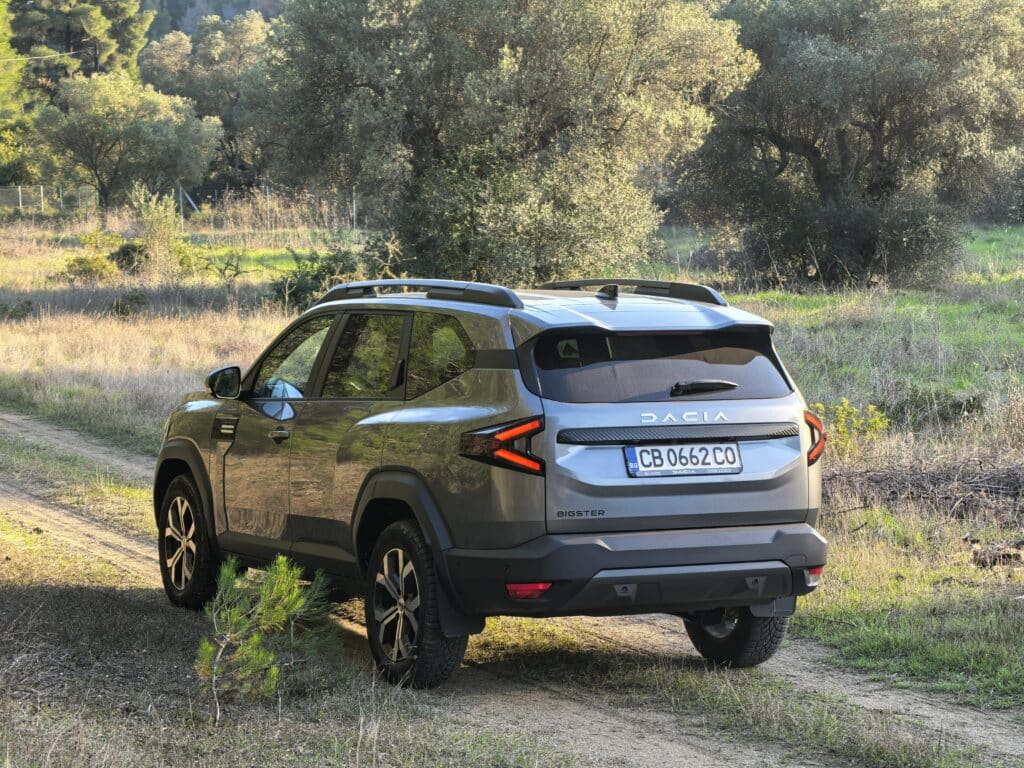 Dacia Bigster G140: 1400 км пробег, голям семеен SUV и сметка за гориво като от други времена
