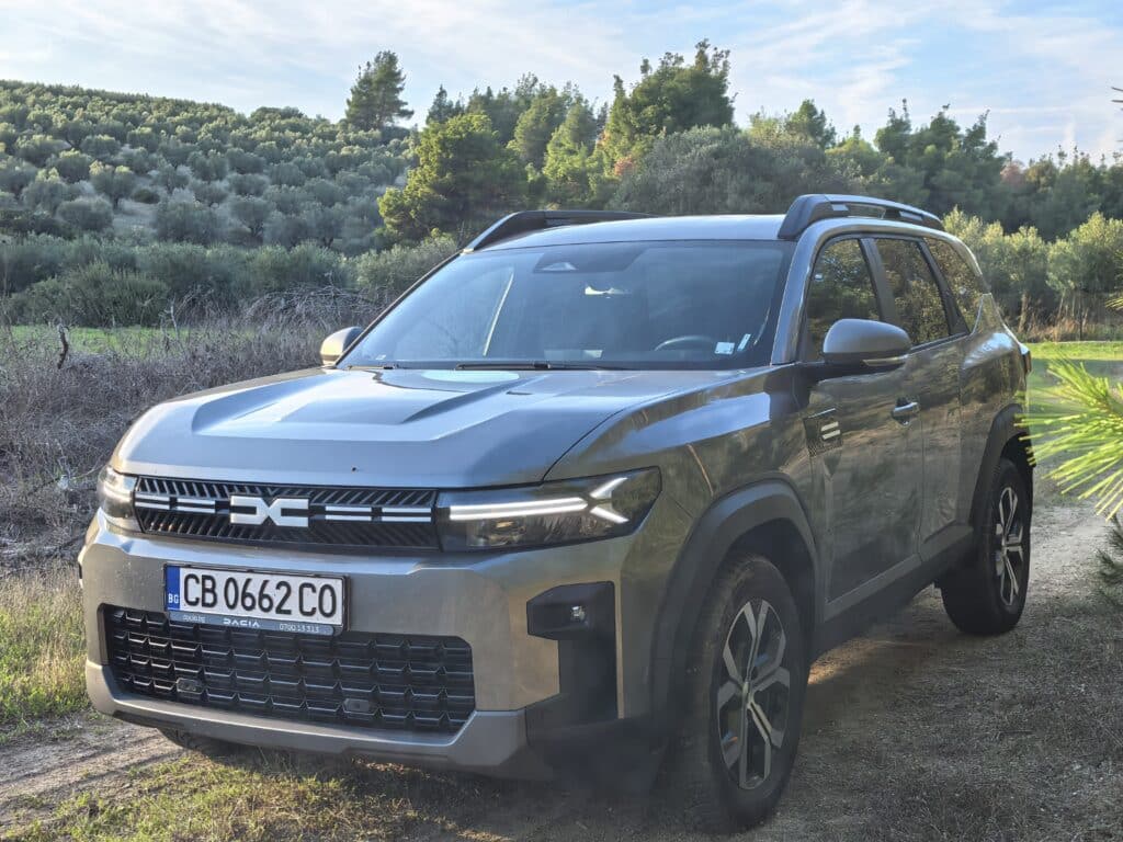 Dacia Bigster G140: 1400 км пробег, голям семеен SUV и сметка за гориво като от други времена