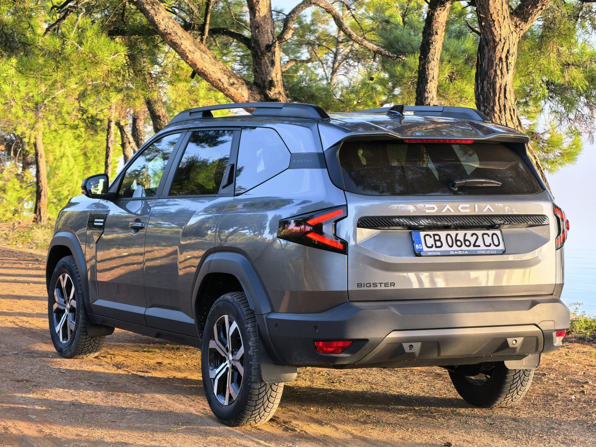 Dacia Bigster G140: 1400 км пробег, голям семеен SUV и сметка за гориво като от други времена