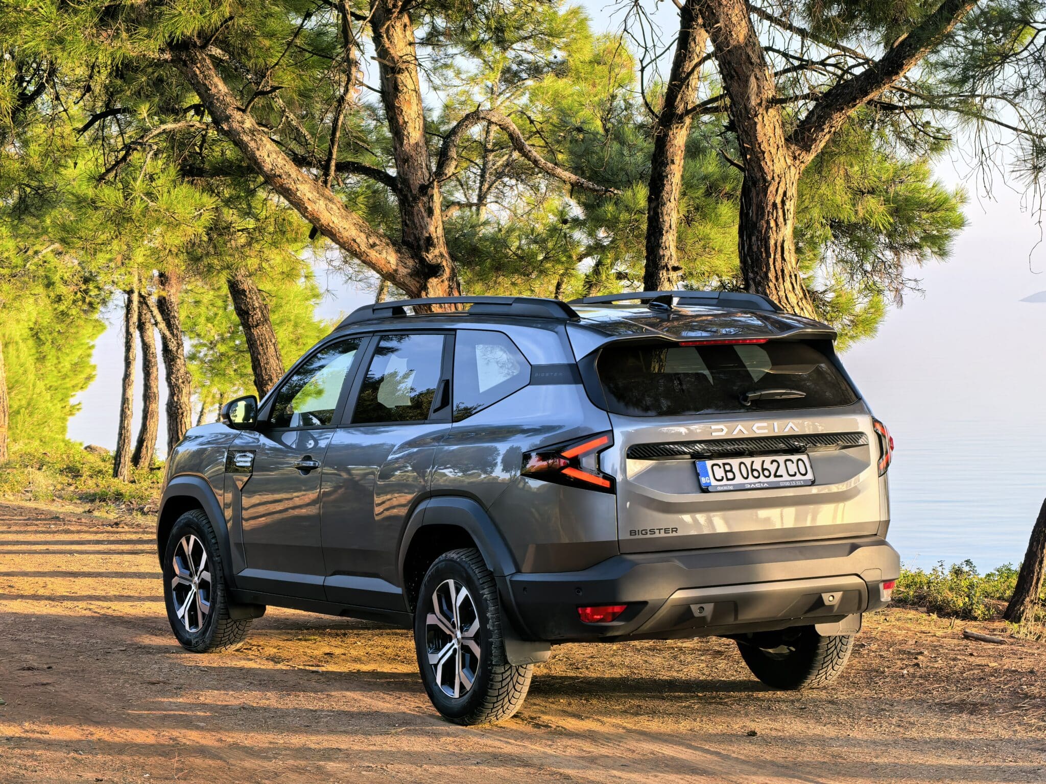 Dacia Bigster G140: 1400 км пробег, голям семеен SUV и сметка за гориво като от други времена
