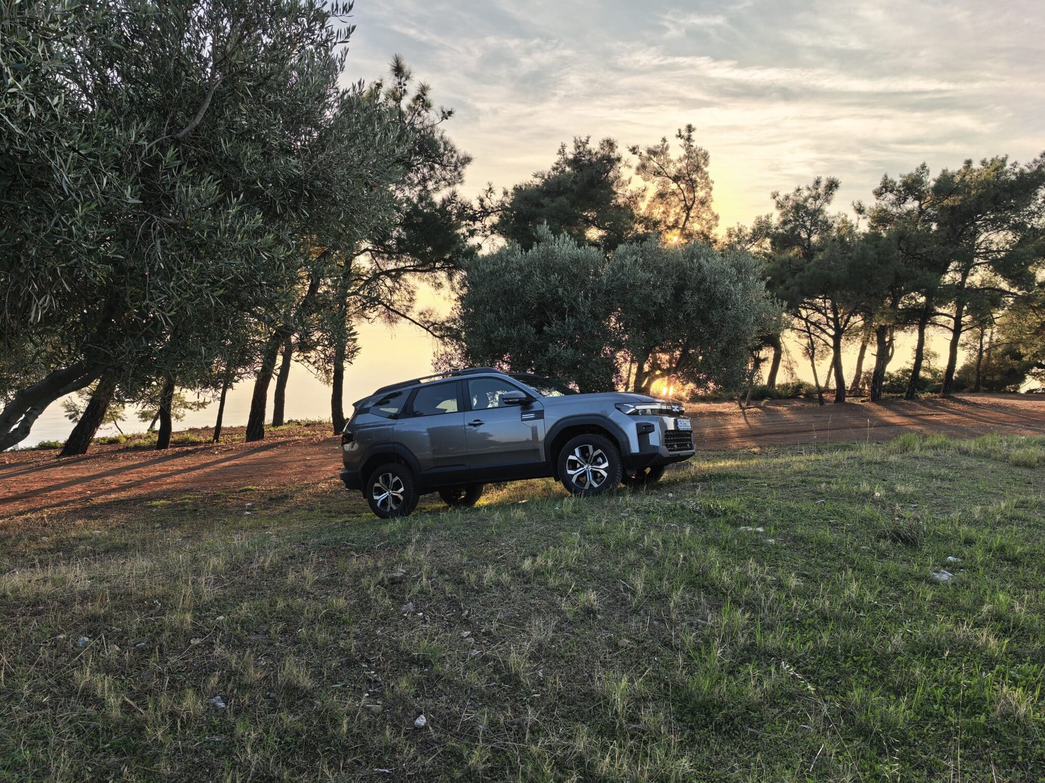Dacia Bigster G140: 1400 км пробег, голям семеен SUV и сметка за гориво като от други времена