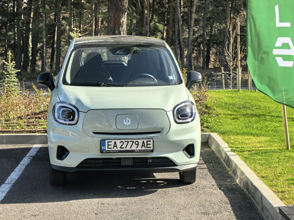 Край на „електричките са за богатите“? Leapmotor: пробег, оборудване и цена като на хибрид вече в България