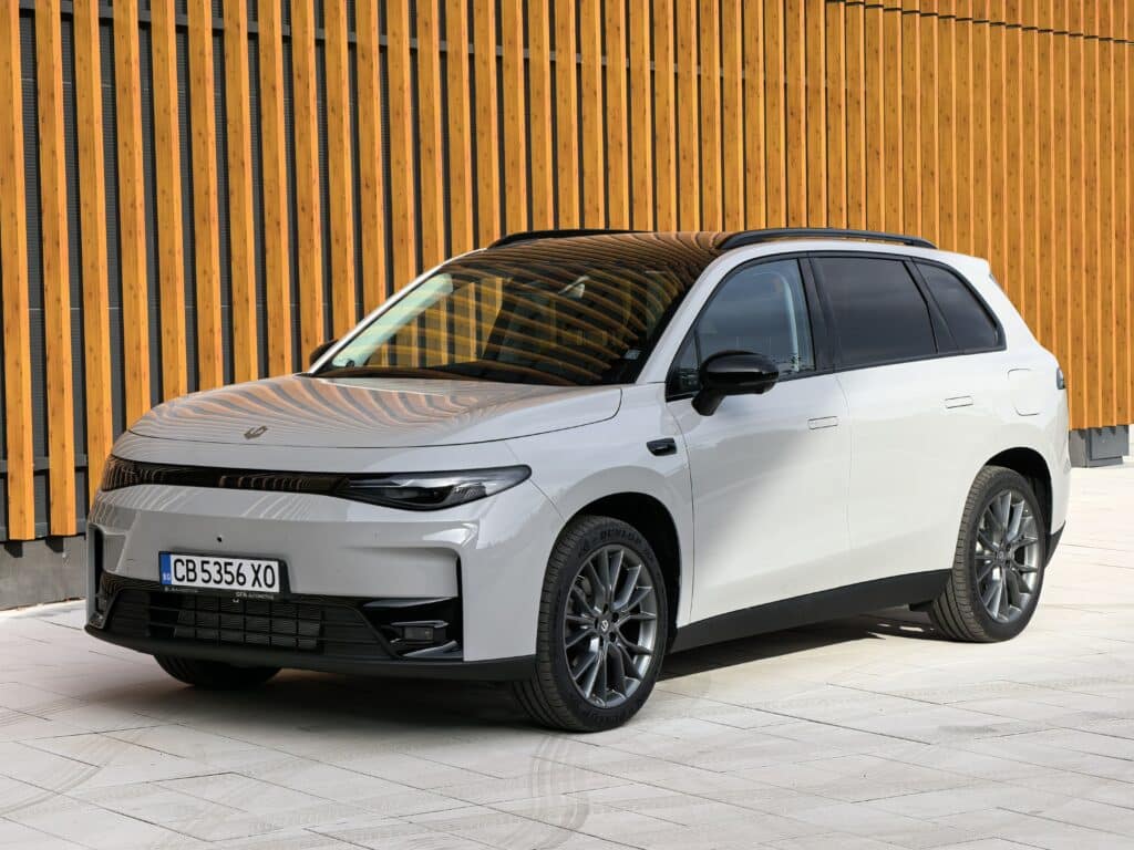 Край на „електричките са за богатите“? Leapmotor: пробег, оборудване и цена като на хибрид вече в България