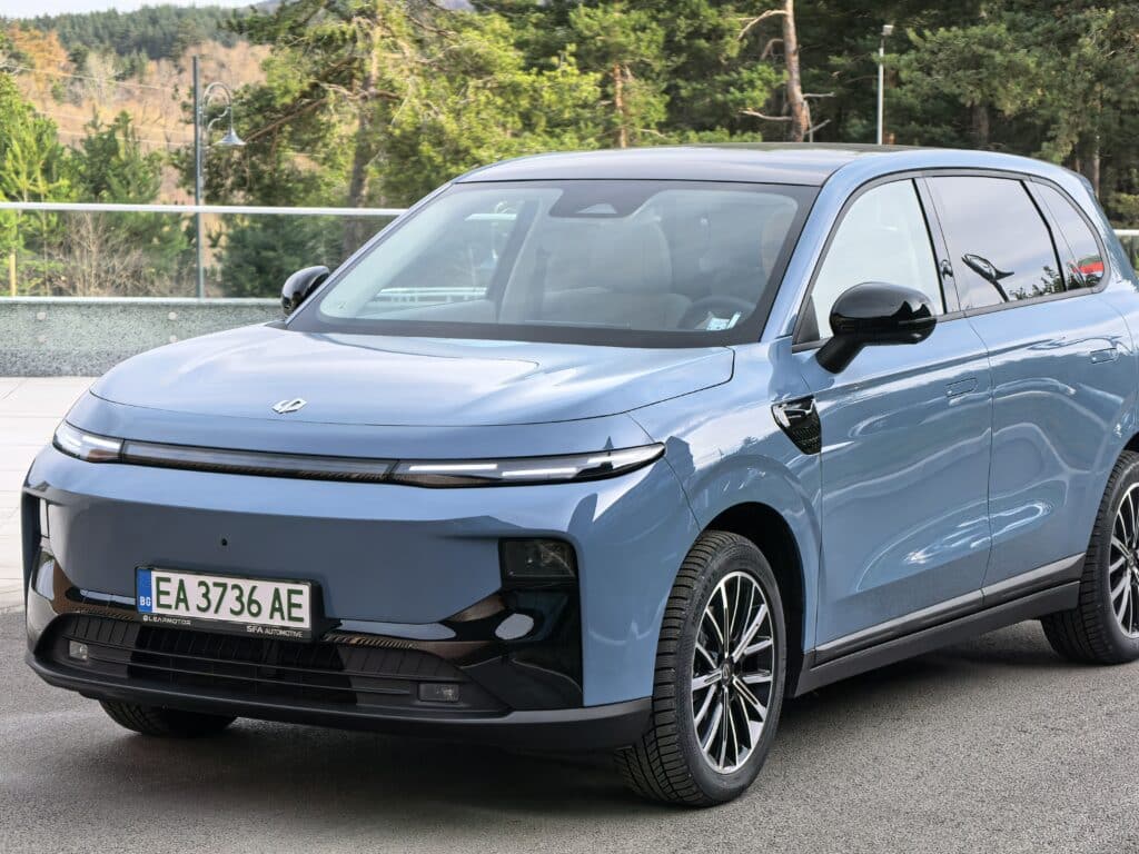 Край на „електричките са за богатите“? Leapmotor: пробег, оборудване и цена като на хибрид вече в България