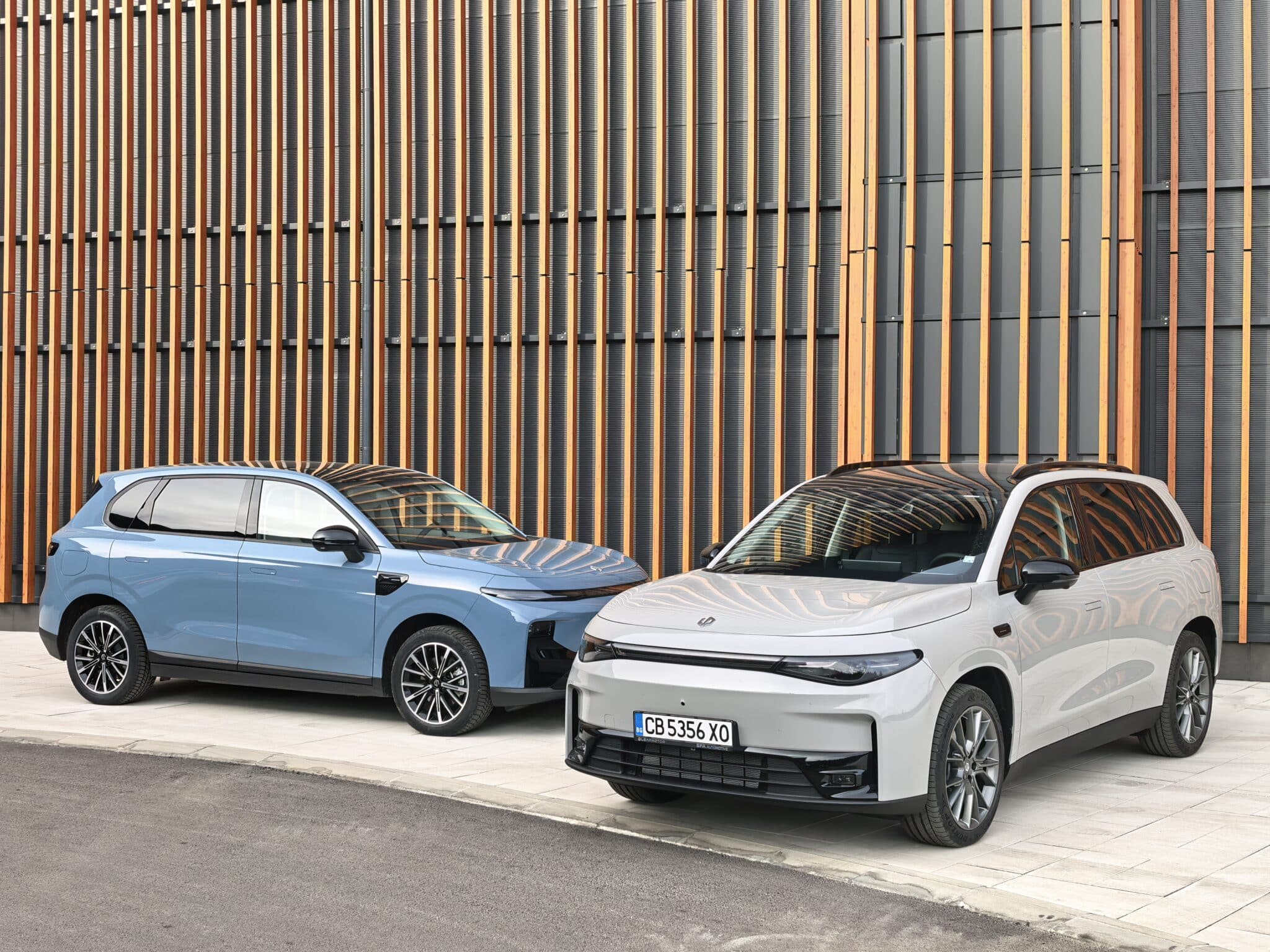 Край на „електричките са за богатите“? Leapmotor: пробег, оборудване и цена като на хибрид вече в България