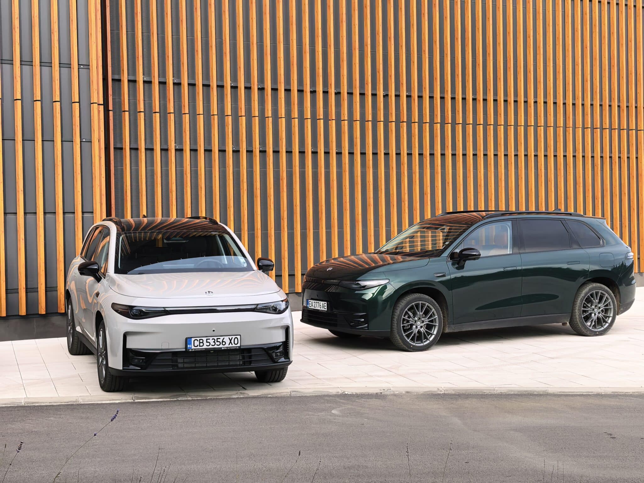 Край на „електричките са за богатите“? Leapmotor: пробег, оборудване и цена като на хибрид вече в България