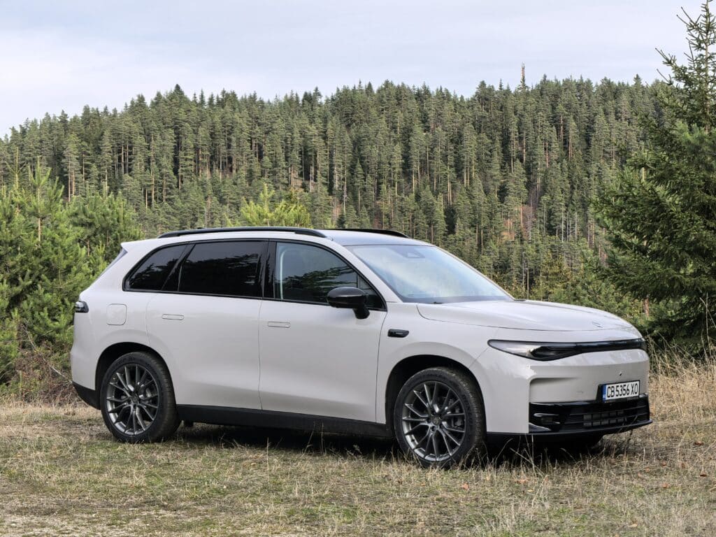 Край на „електричките са за богатите“? Leapmotor: пробег, оборудване и цена като на хибрид вече в България