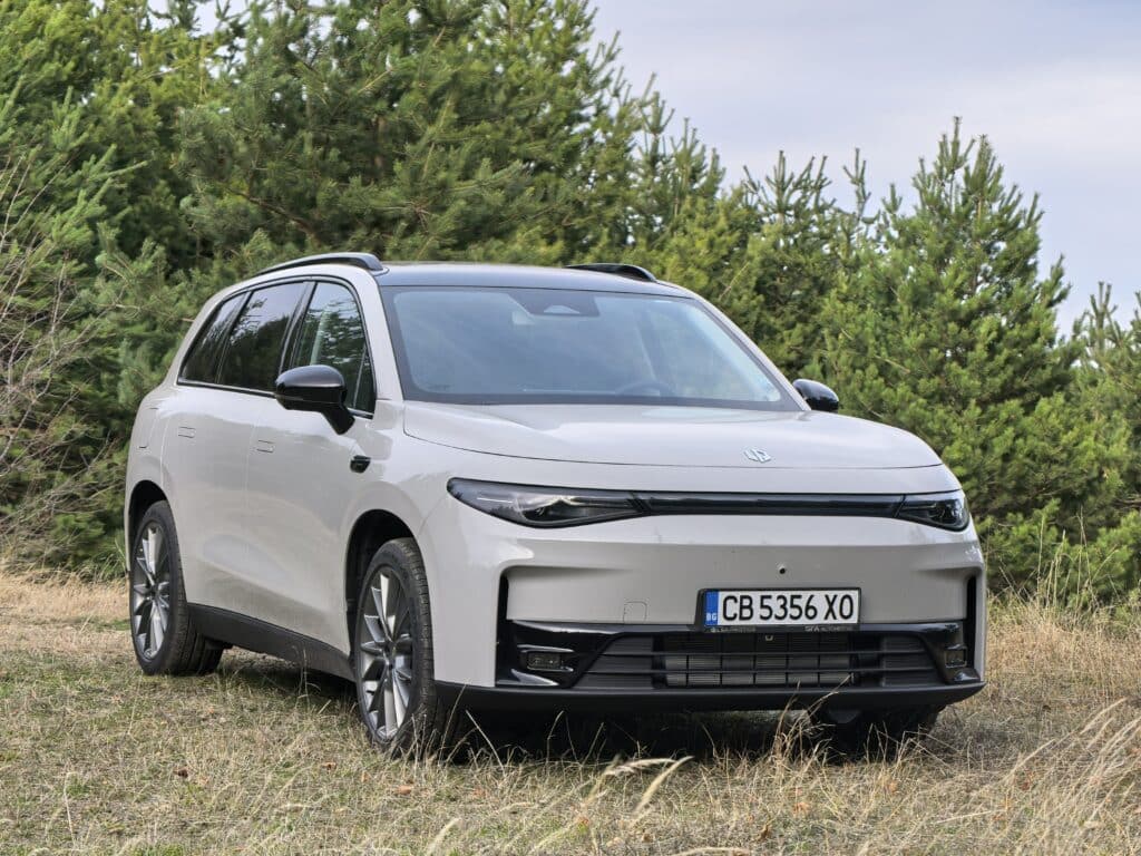 Край на „електричките са за богатите“? Leapmotor: пробег, оборудване и цена като на хибрид вече в България