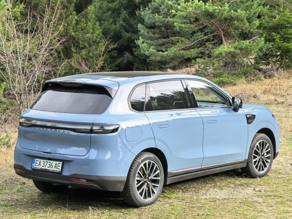 Край на „електричките са за богатите“? Leapmotor: пробег, оборудване и цена като на хибрид вече в България