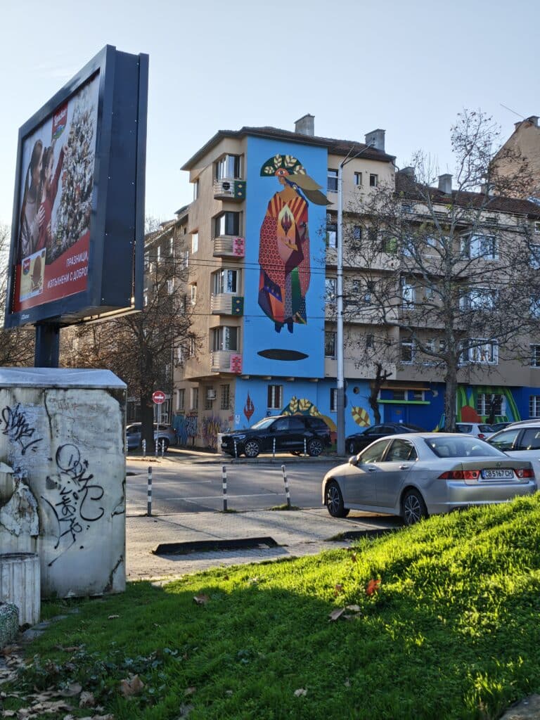 Най-тънкият телефон с най-голямата батерия? Motorola Edge 70 обърка целия пазар