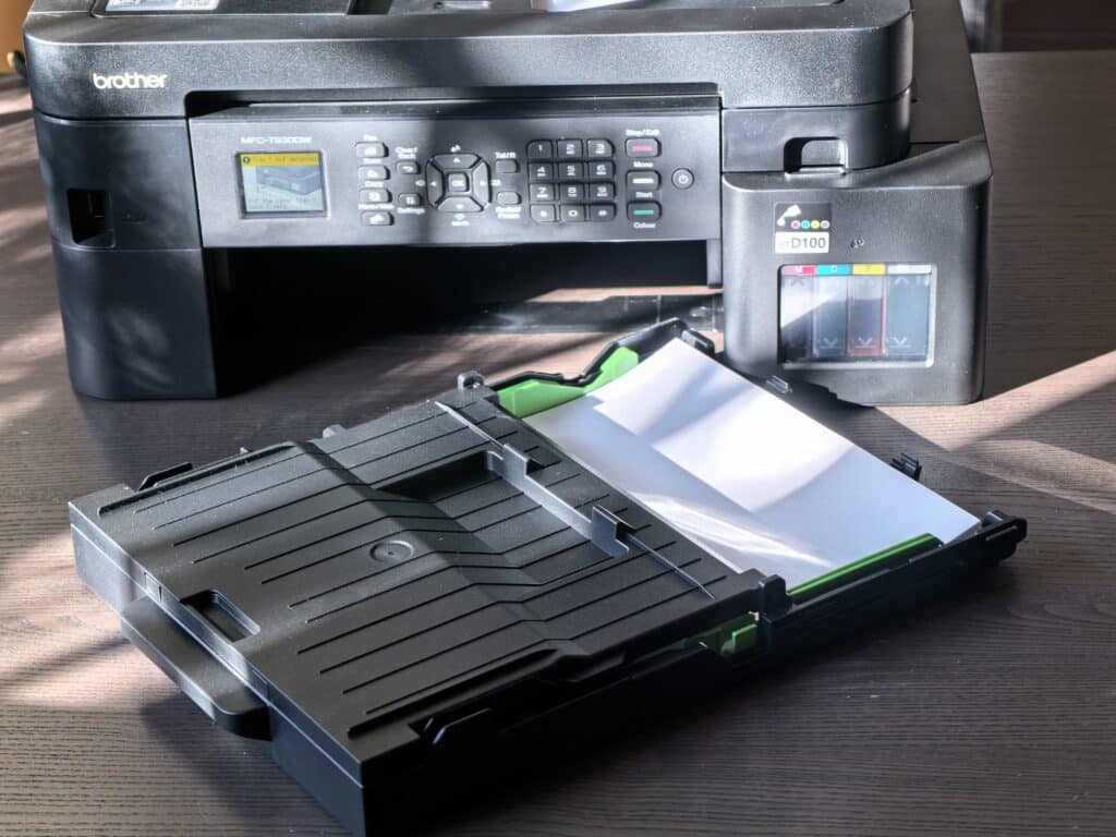 Печаташ, сканираш, копираш – и забравяш за консумативите: Brother MFC-T930DW