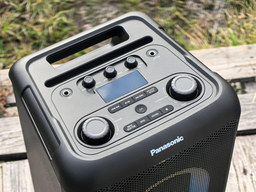 Звярът и неговият по-малък брат: Panasonic BMAX5 и BMAX10 превземат българските купони