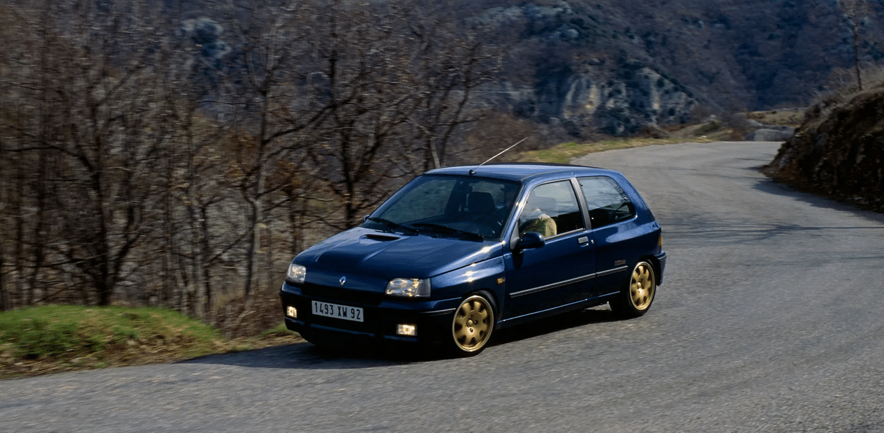 Renault Clio: легендата, която порасна заедно с нас — и започва своята шеста глава