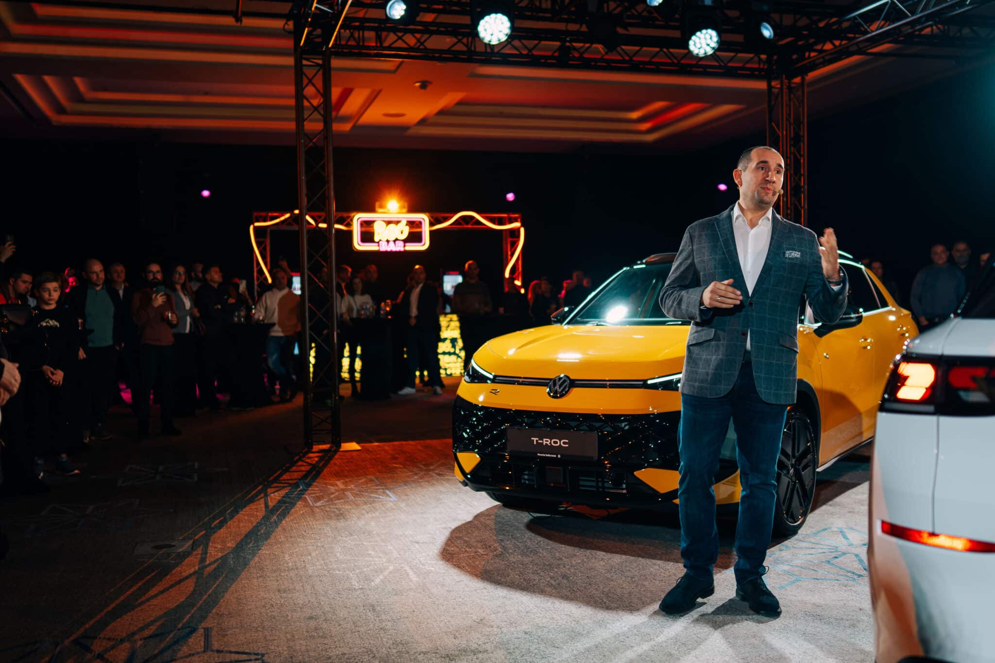 Новият Volkswagen T-Roc вече е в България: по-голям, по-хибриден и много по-технологичен
