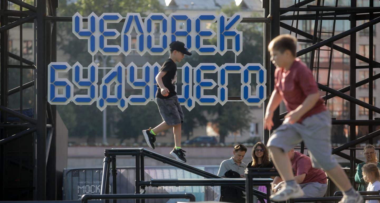 „Демография на абсурда“: без ток, без интернет и с „интимни нощи“ — Русия се срива към 200-годишно дъно в раждаемостта