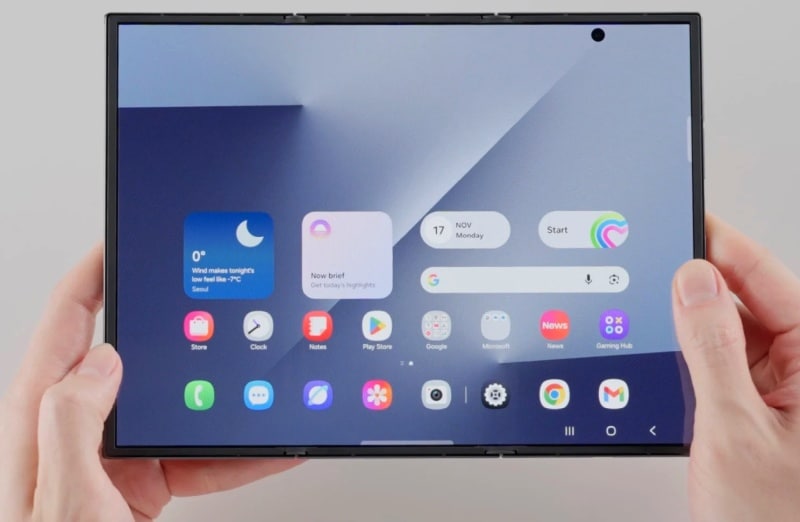 Първата партида от тройно-сгъваемия смартфон Samsung Galaxy Z TriFold беше изкупена за броени минути