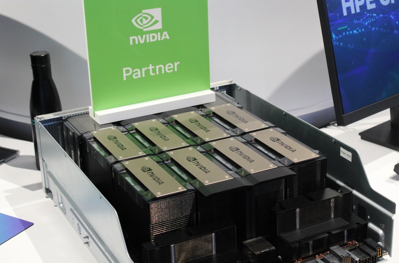 Nvidia се сблъсква с огромно търсене на AI ускорителите H200 в Китай и обмисля увеличаване на производството