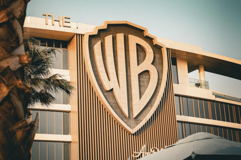 Netflix намери оправдание в YouTube за поглъщането на Warner Bros, но регулаторите едва ли ще го приемат