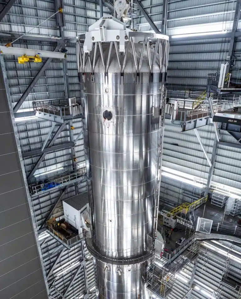 SpaceX подготвя най-мощната ракета в света на фона на натиска за постигане на лунните планове