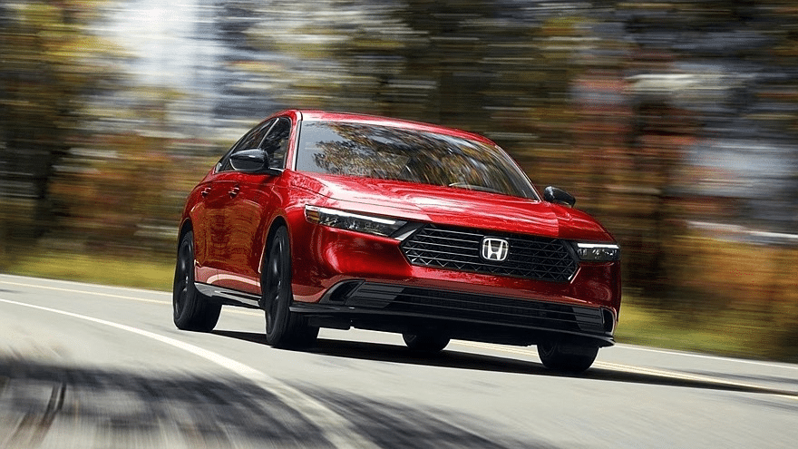 Хибридният седан Honda Accord беше обновен
