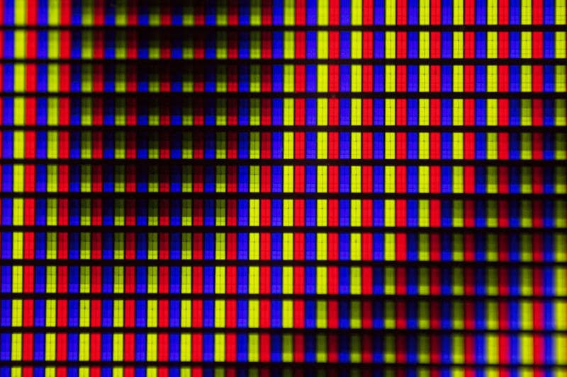 Учени създадоха разтягащ се OLED-дисплей без загуба на яркост